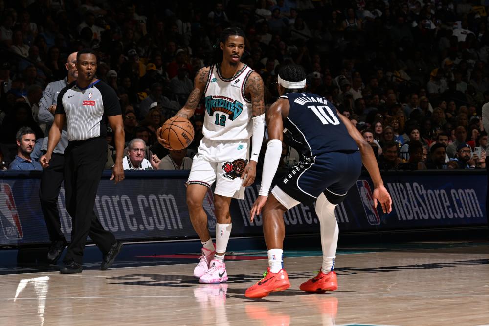 NBA：吉迪投中三分压哨绝杀湖人队，媒体质疑为什么东契奇没有去防吉迪？.